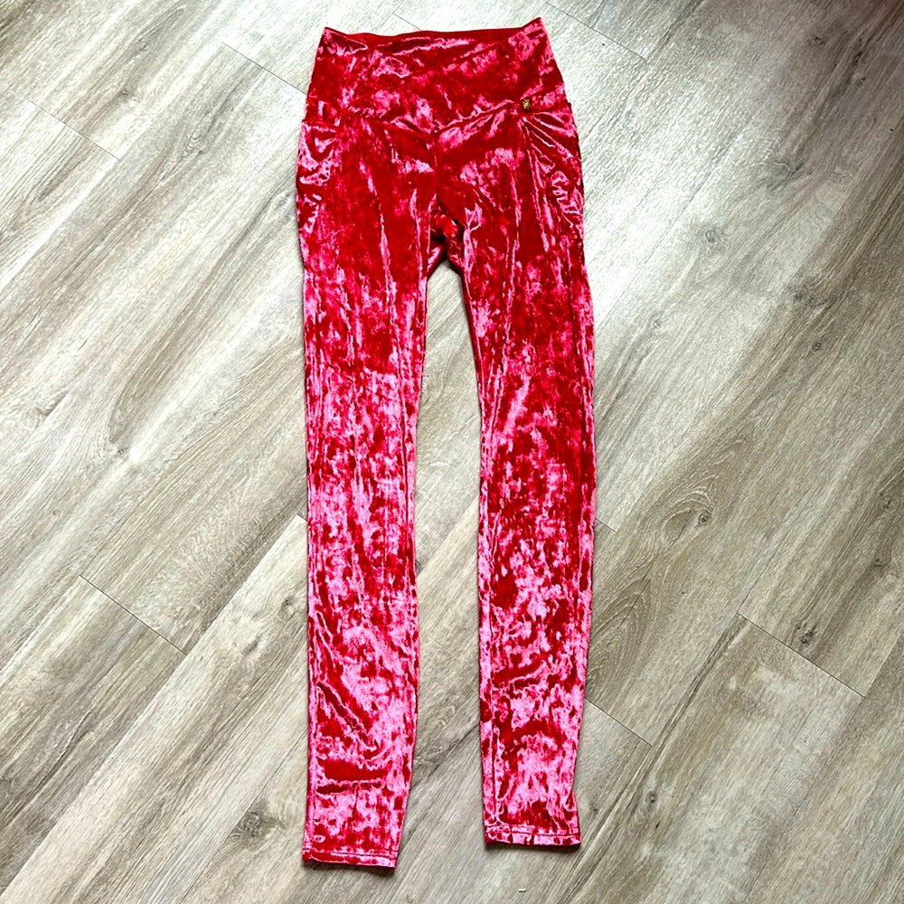 NWOT Fabletics Crushed Velvet Leggings